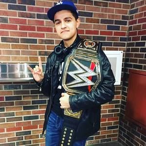 Meet your Posher, Efren